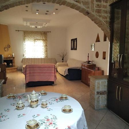 Villa Erasmia Dekarcho ภายนอก รูปภาพ