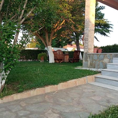 Villa Erasmia Dekarcho ภายนอก รูปภาพ