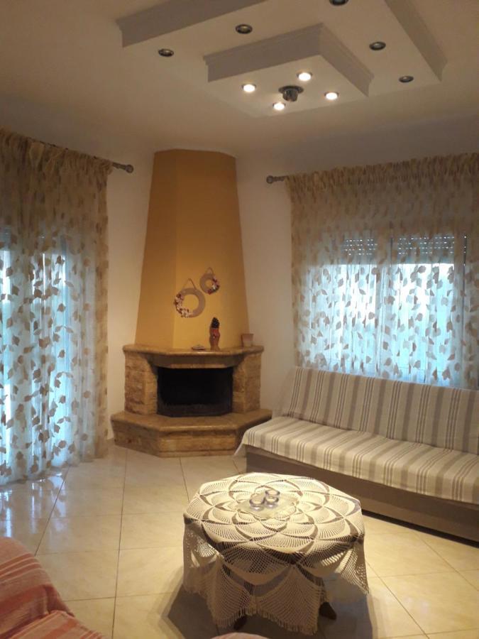 Villa Erasmia Dekarcho ภายนอก รูปภาพ