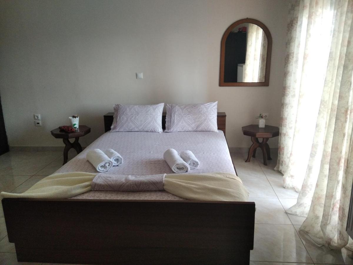 Villa Erasmia Dekarcho ภายนอก รูปภาพ