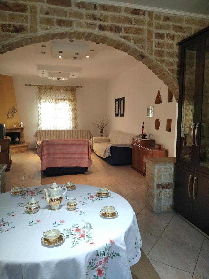 Villa Erasmia Dekarcho ภายนอก รูปภาพ