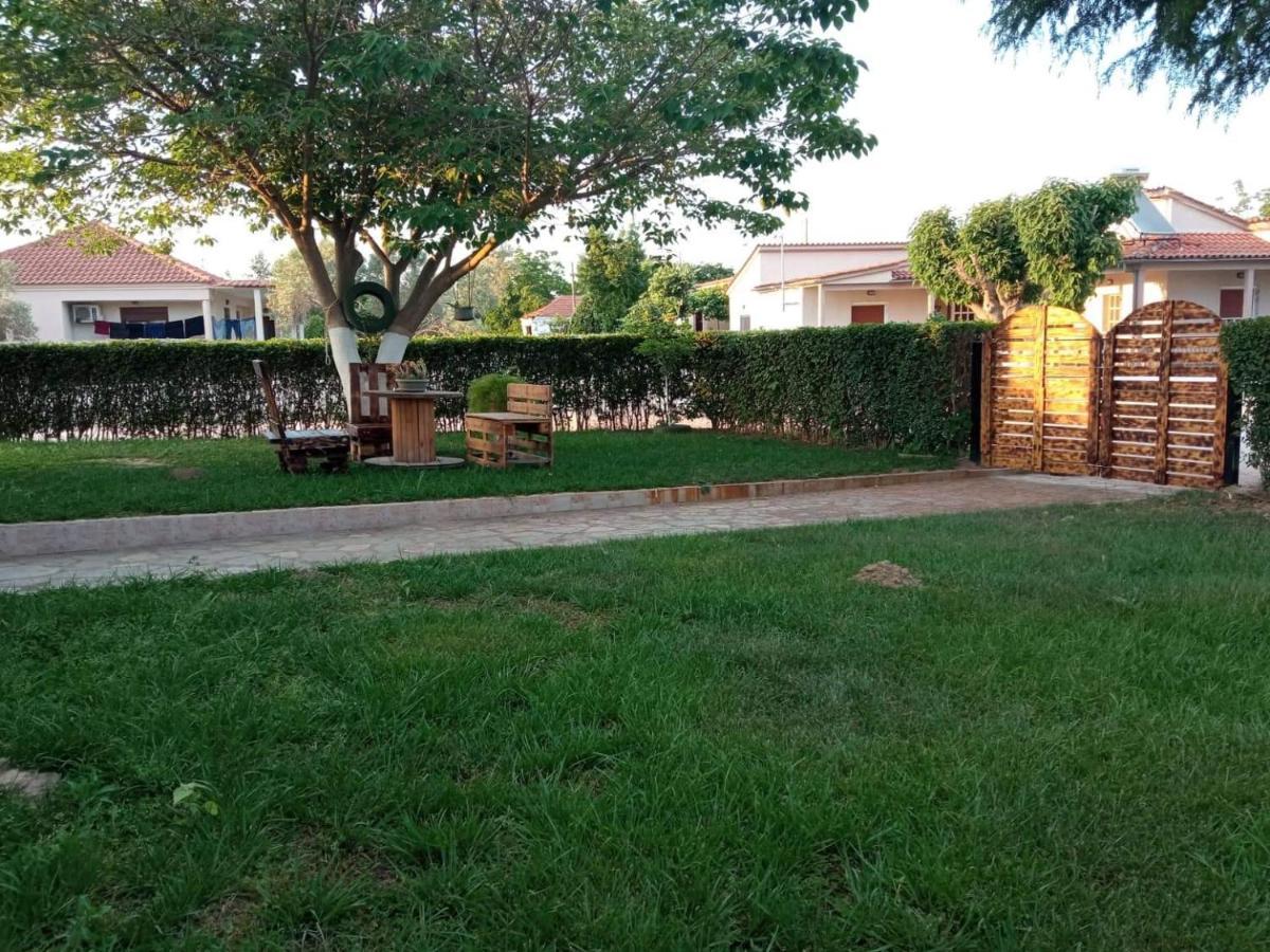Villa Erasmia Dekarcho ภายนอก รูปภาพ