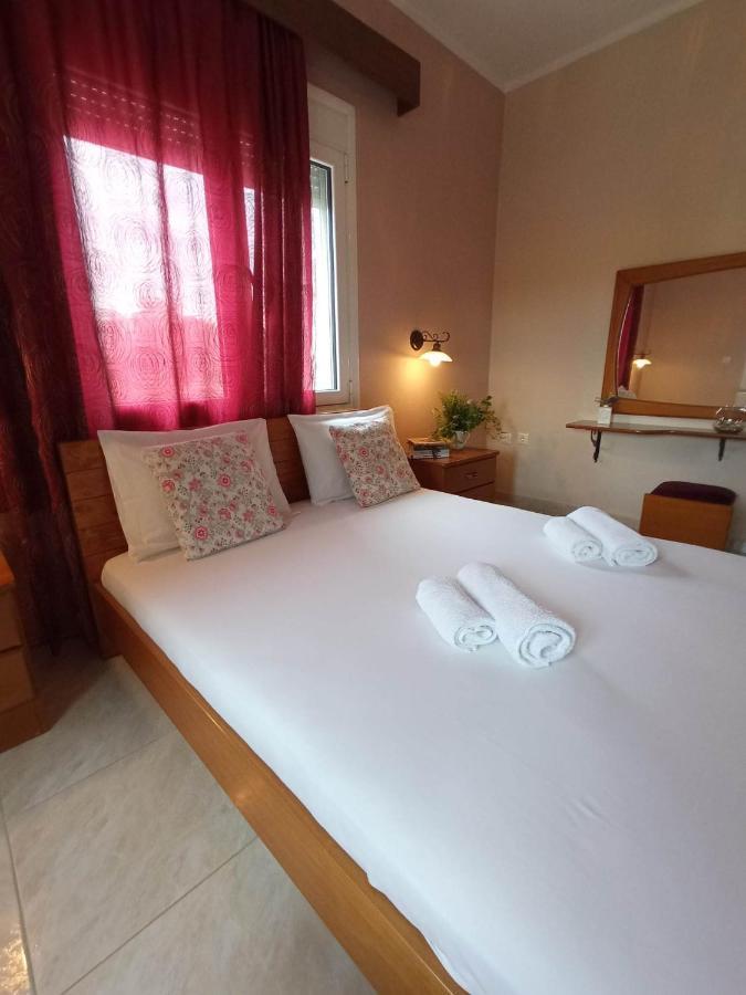 Villa Erasmia Dekarcho ภายนอก รูปภาพ