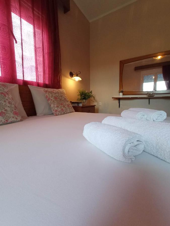 Villa Erasmia Dekarcho ภายนอก รูปภาพ