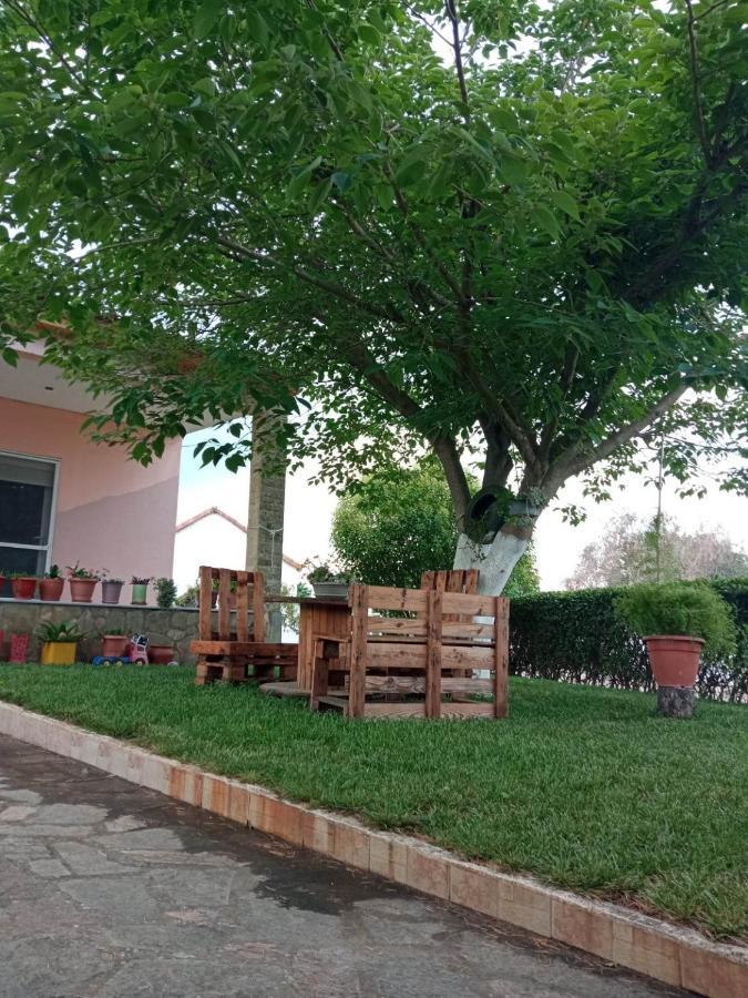 Villa Erasmia Dekarcho ภายนอก รูปภาพ