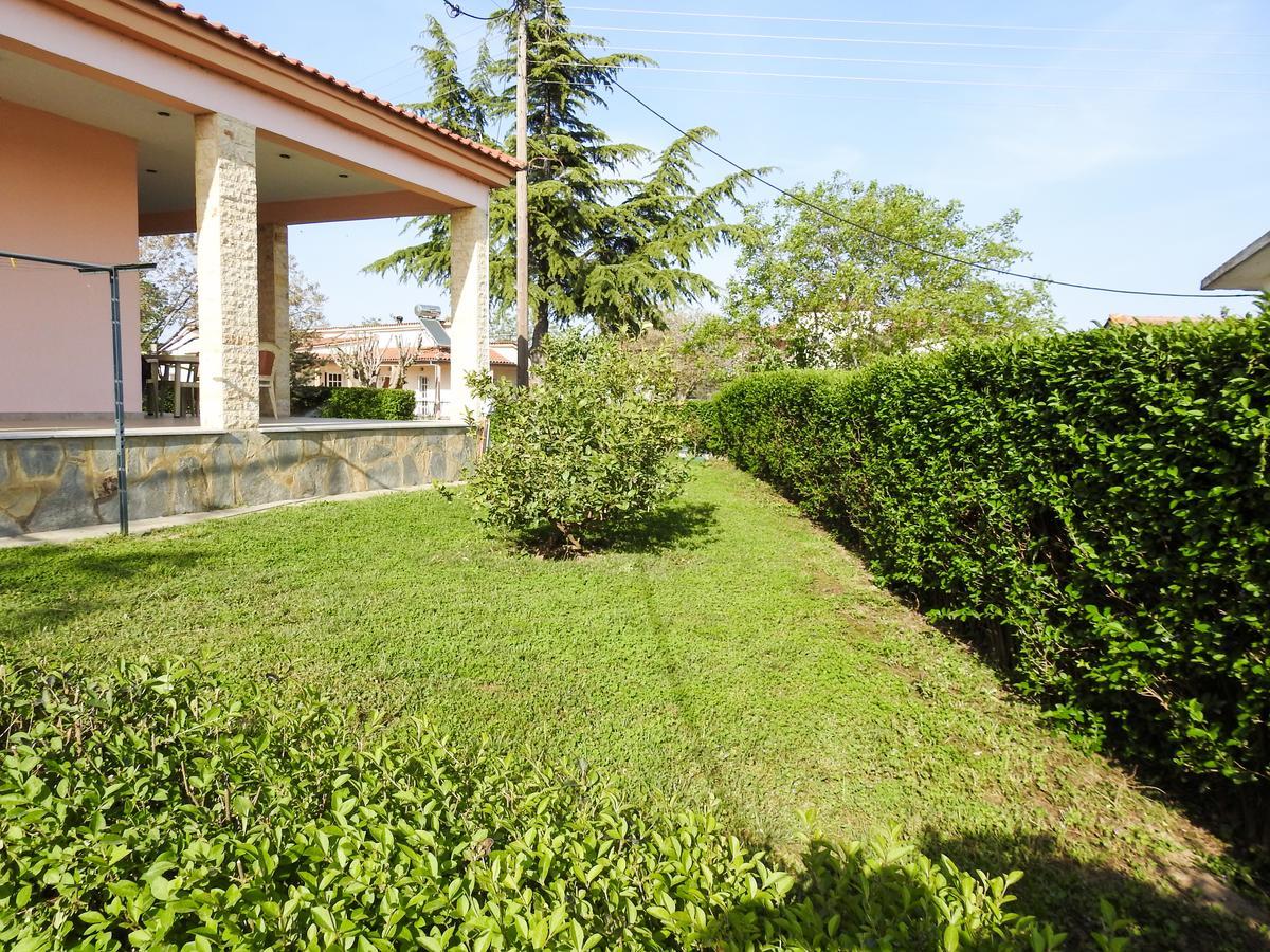 Villa Erasmia Dekarcho ภายนอก รูปภาพ