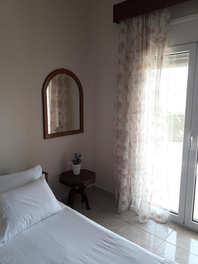 Villa Erasmia Dekarcho ภายนอก รูปภาพ